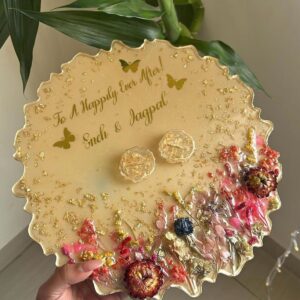 Engagement tray